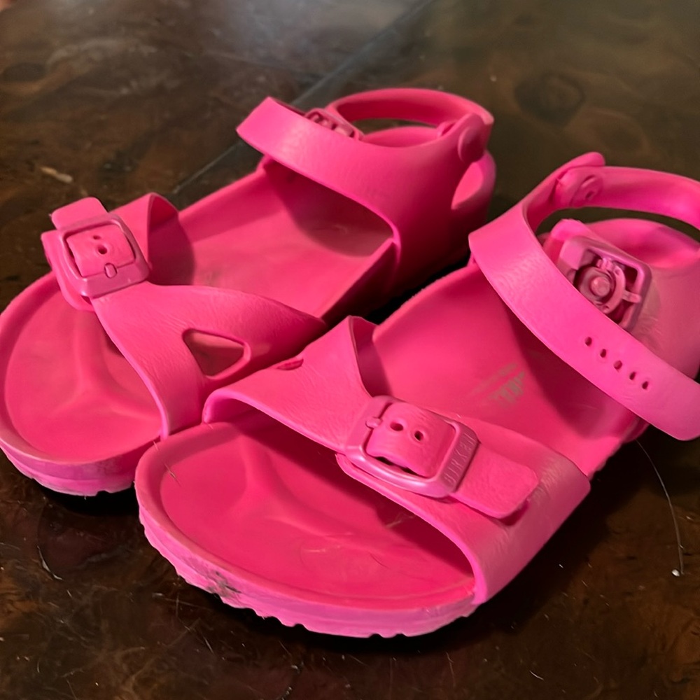 Girls Birkenstock Sandals. Pink Size 1